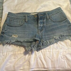 Bullhead denim Company, low rise size 5 cut off jean shorts